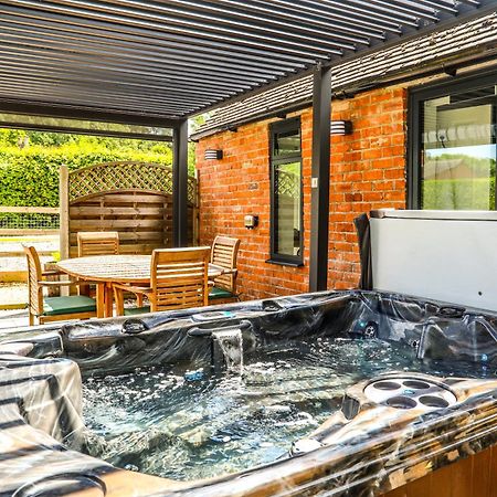 Cottage With Hot Tub - Near Cheltenham And Tewkesbury Eksteriør bilde