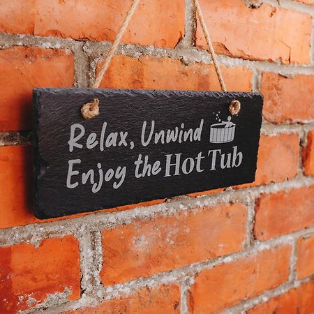 Cottage With Hot Tub - Near Cheltenham And Tewkesbury Eksteriør bilde